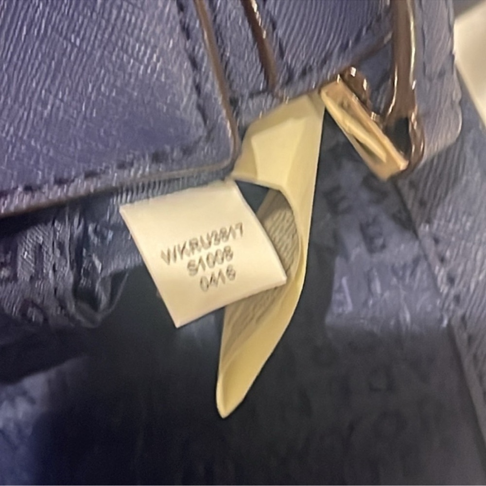 Immaculate Navy Kate Spade New York Crossbody - Picture 12 of 12
